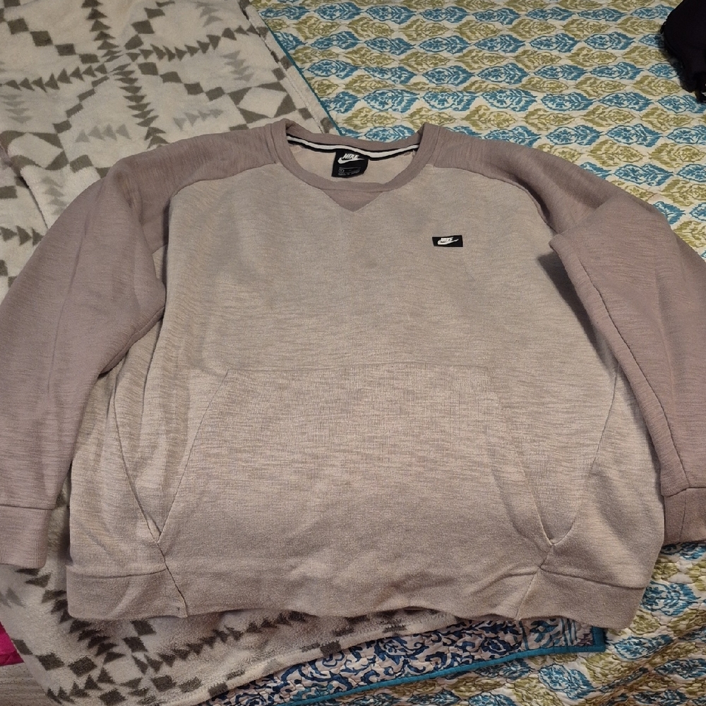 Nike Men's Grey Crewneck Sweater